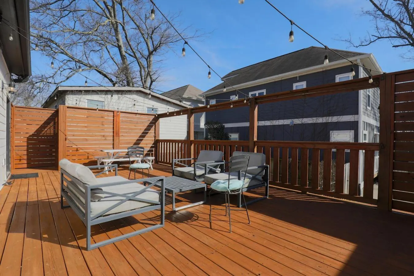 Broadway Breeze Escape Modern Nashville Comfort